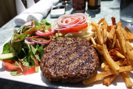 Classic Burger Plate - © grillonking.ca