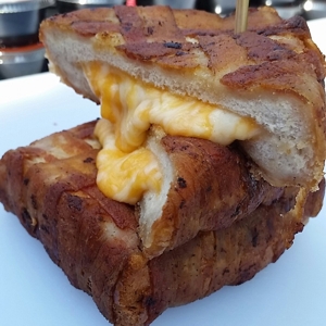 Bacon Grilled Cheese - © 2015 momwhoruns.com
