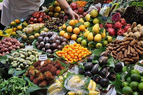 Asian Fruit Market  - © hungerhunger.blogspot.com