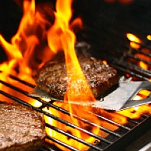 Flame Broiled Burger - © meatfreemondays.com