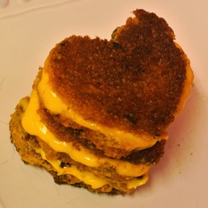 Valentine's Grilled Cheese Hearts - © b-is4.blogspot.ca