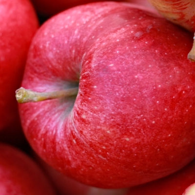 Apples - Detail - © SweetOnVeg/flickr