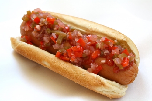 Tomato Chili Sauce on a Dog - © redcookbook.net