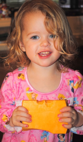 Be Happy - Eat Cheese - © babiesaresimple.blogspot.ca