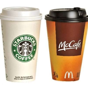 Starbucks-McDonalds - © targetmarketingmag.com