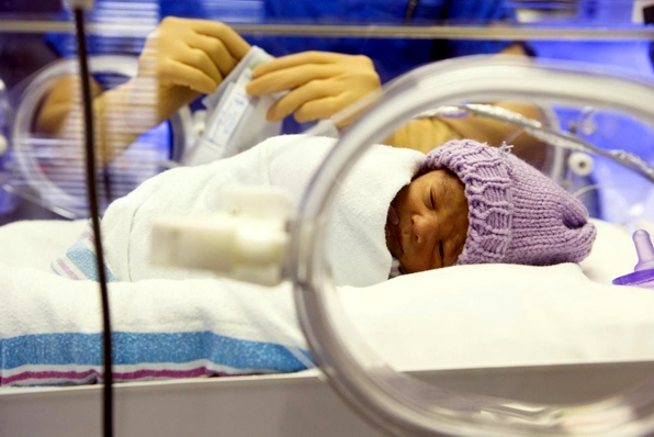 Premature Baby in Incubator - © tqn.com