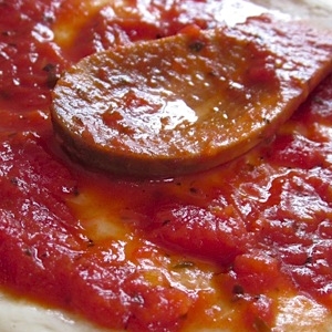 Pizza Sauce - Detail - © budgetbytes.com