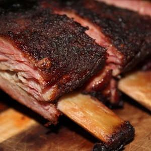 Rubbed Smoked Pork Ribs - © smoking-meat.com