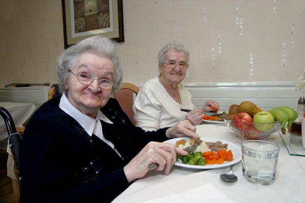 Elderly Eating Healthy - © Ralph Carpenter via the British Geriatric Society