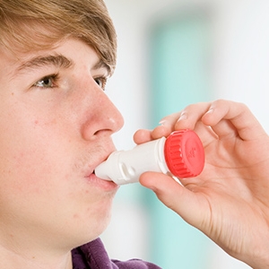 Teen Asthma Sufferer - Detail - © medscape.com