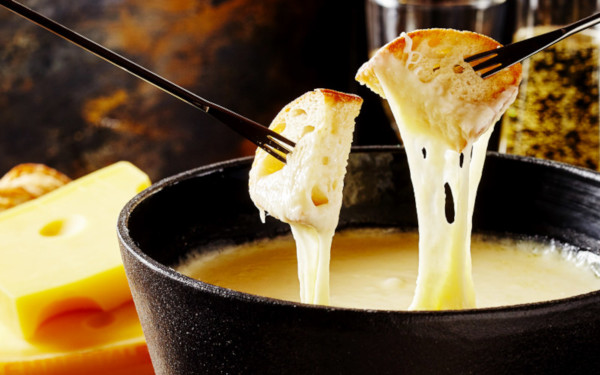Cheese Fondue - © vinepair.com