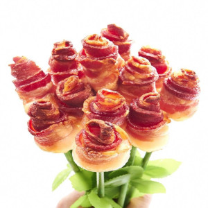 Bacon Roses - Sm - © baconaddicts.com