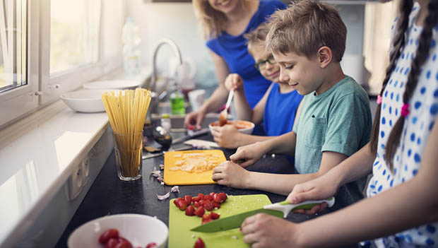 Kids Cooking Family - © activekids.com