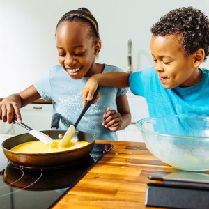 Two Kids Cooking - © eatwell.com