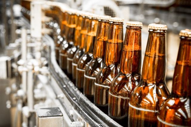 Beer Bottling Line - © canadianmanufacturing.com