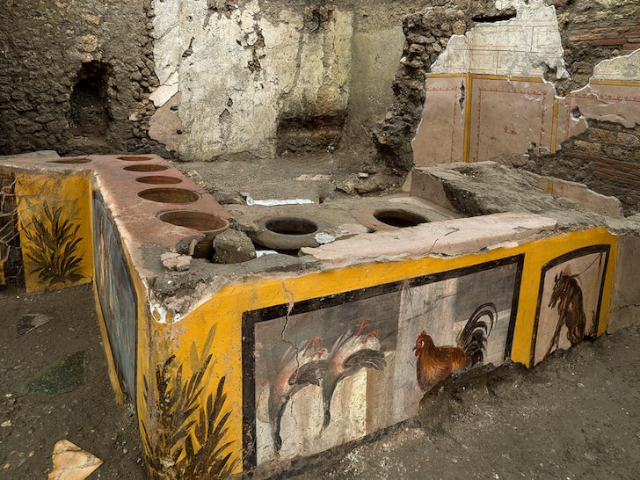 Pompeii Snack Bar c79 AD - © TMZ.com