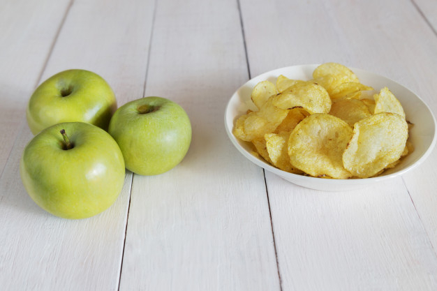 Apples vs. Chips - via Freepic