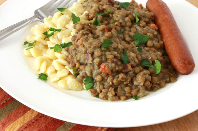 Schwäbische Linsen - © thedaringgourmet.com