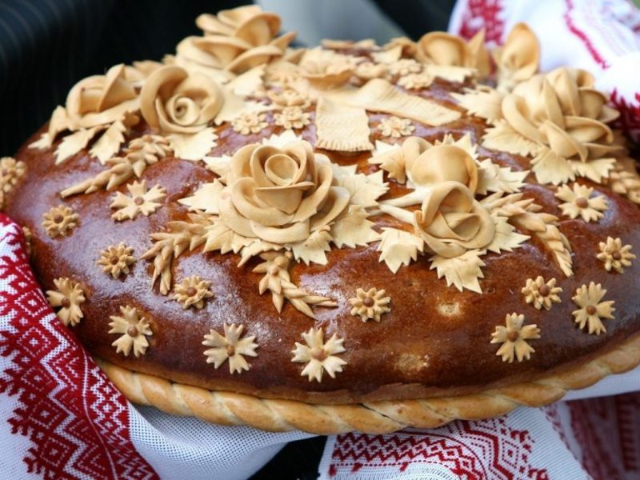 Ukrainian Wedding Bread - © uapost.us