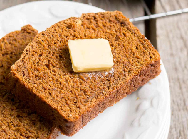 Icelandic Brown Bread - © fooddoodles.com