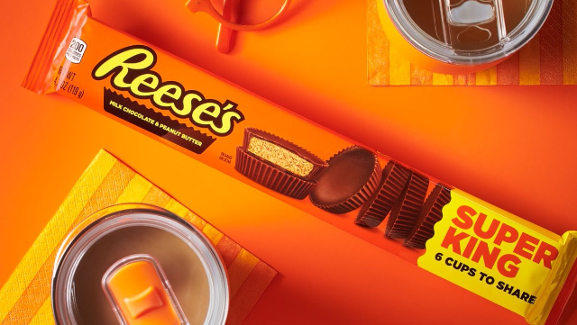 Reeses Super King PB Cups pack -© 2021 Reeses