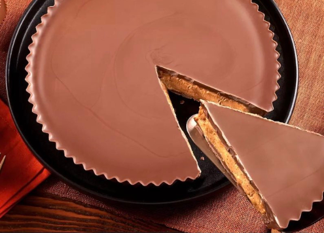 Reeses Thankgiving Pie - © 2021 Reeses