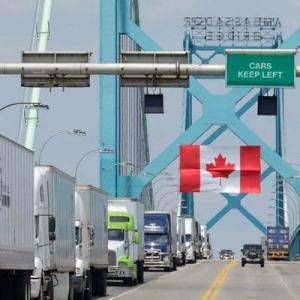 Trucks Into Canada - © uwindsor.ca
