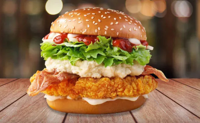 Arrabiatta Ricotta Chicken Burger - © 2022 McDonalds Thailand
