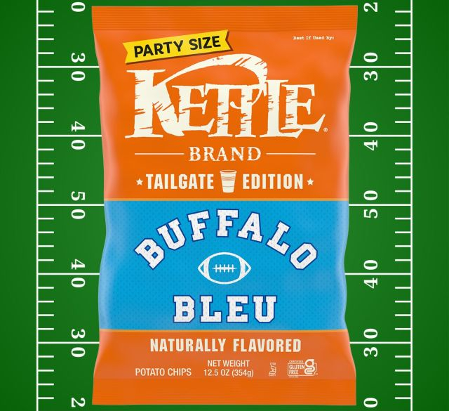 Buffalo Bleu Chips - © 2022 Kettle Chips
