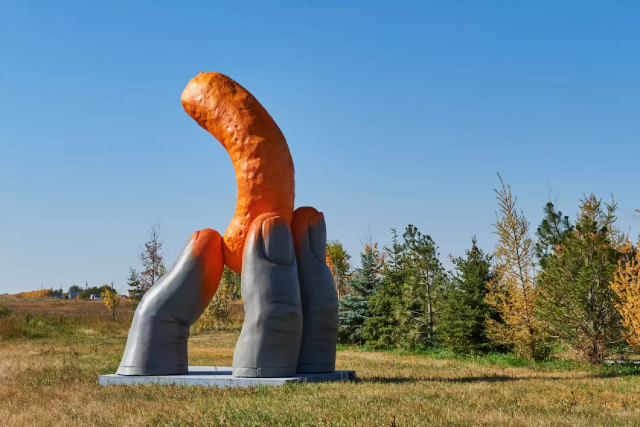 Cheesy Fingers Statue - © 2022 - Pepsico Canada