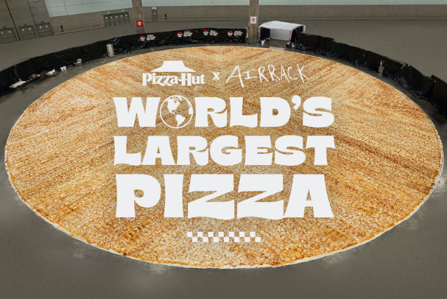 Worlds Largest Pizza - © 2023 Pizza Hut