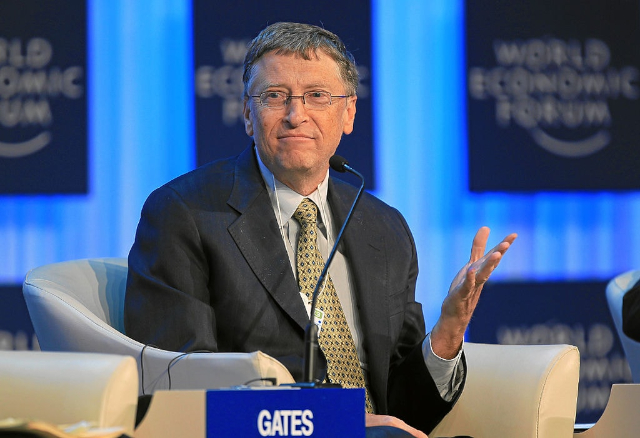 Gates on panel - © Wikimedia Commons