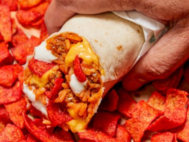 Beefy Crunch Burrito - © Taco Bell