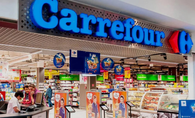 Carrefour Store Front - © efanews eu