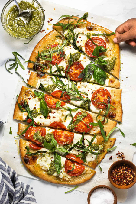 Flatbread Pizza - © 2021 - midwestfoodieblog.com