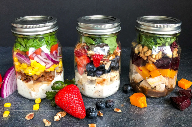 Mason Jar Salads - © 2019 - nutritionistmom.com