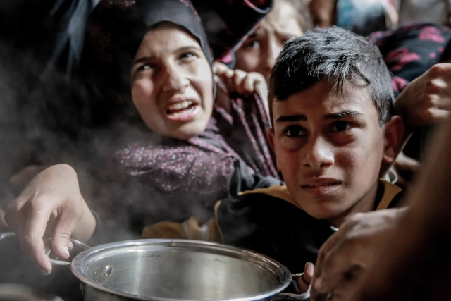 Gaza Famine - © 2024 - Omar Qattaa - Anadolu