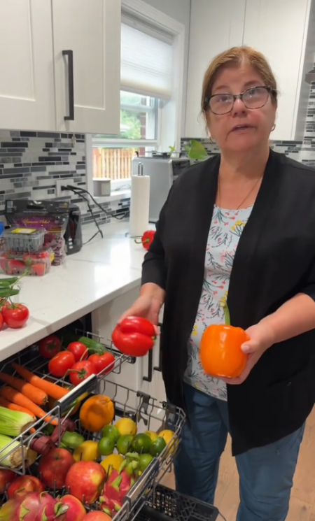 Wash Produce in DW - © 2024 - larad_official via TikTok