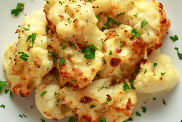 Baked Breaded Cauliflower - © 2024 grinchh via Adobe Stock