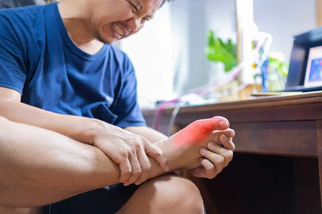 Gout Sufferer - © 2023 tcfoot.com