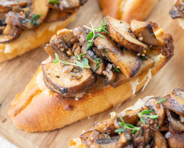 French Bruschetta - © 2022 everyday-delicious.com