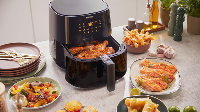 Air Fryer Foods Array - ©2025 Philips