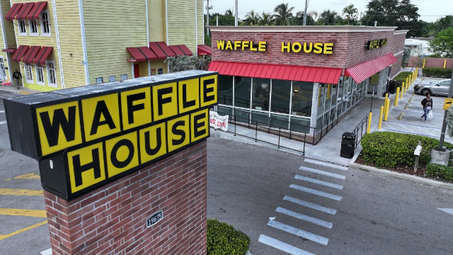 Waffle House - © 2025 Joe Raedle