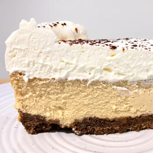 4.8 Lb. Cheesecake - 300 - © 2025 Mara Weinraub