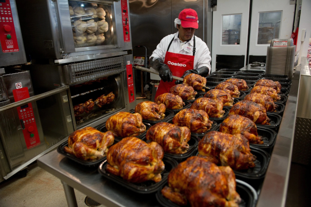 COSTCO Chicken Factory © 2019 David P. Morris - Bloomberg