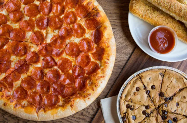 Pizza Hut Feast - © 2026 Pizza Hut