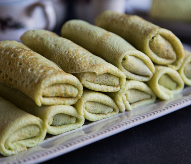 Dadar Gulung - 640 - © 2025 whattocooktoday.com