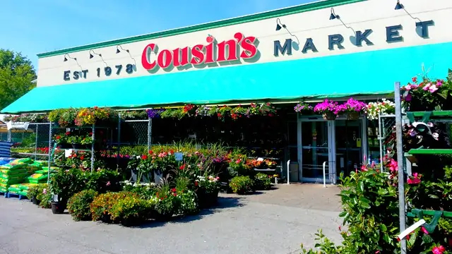 Independent Grocer - © 2015 Insauga.com