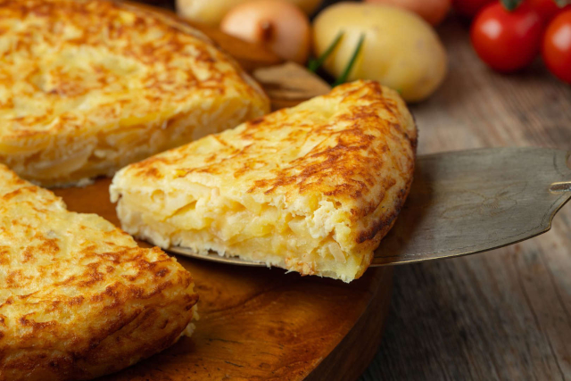 Tortilla Patatas - © 2026 recetasderechupete
