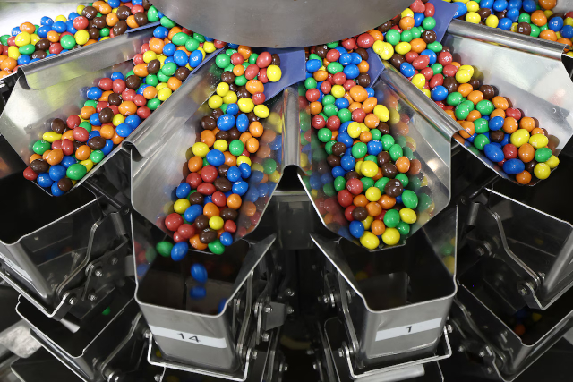Bagging M&Ms - © 2026 MARS Co.